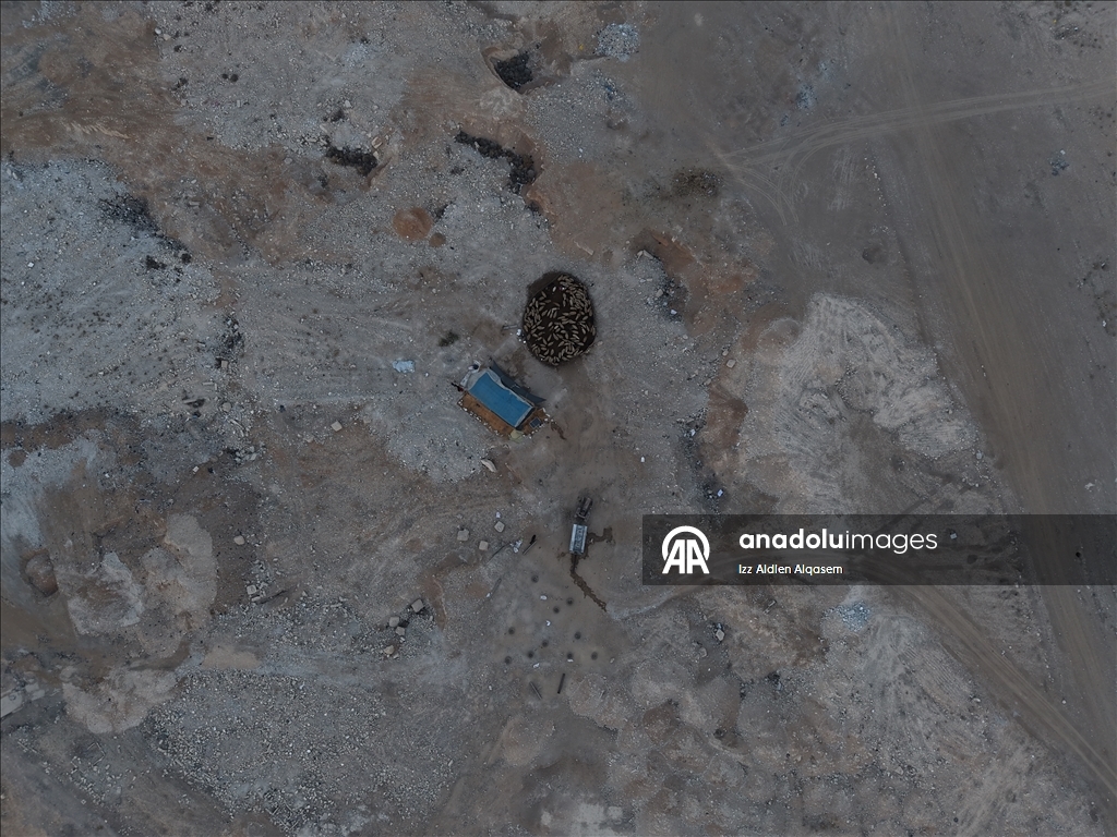 Cobar neighborhood in Damascus lies in ruins after decades of Baath regime