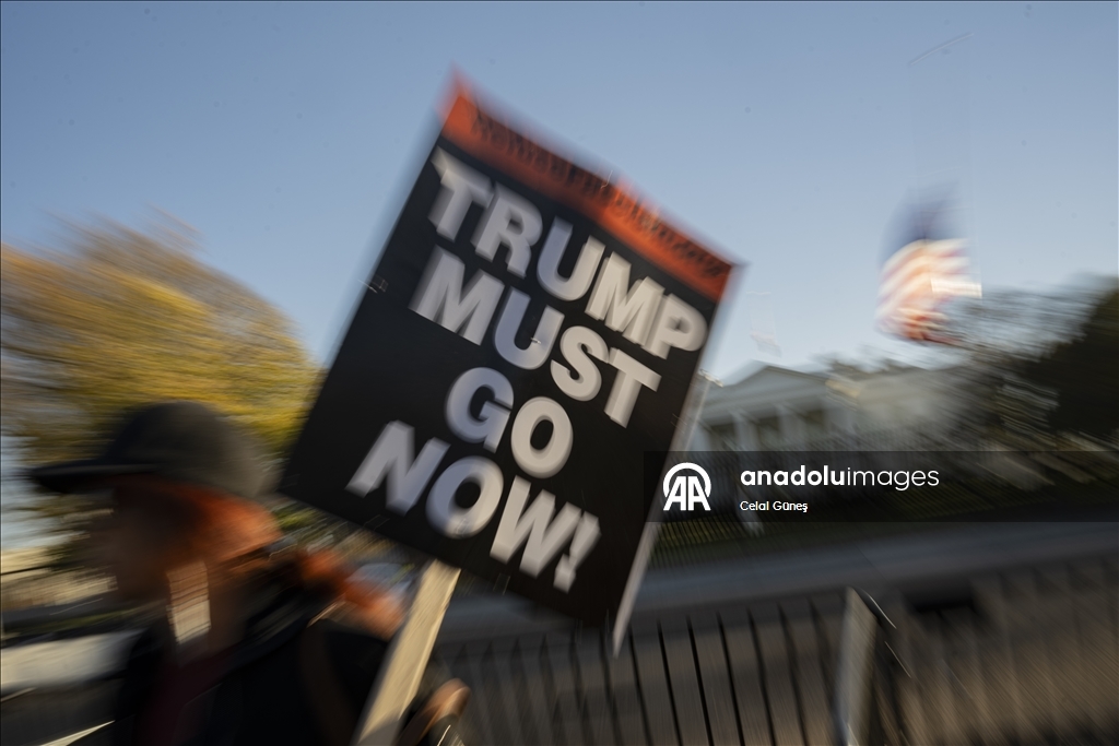 "Трамп должен уйти"