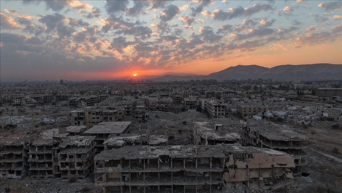 Suriye'de devrik rejimin enkaz haline getirdiği Şam'ın Cobar mahallesi