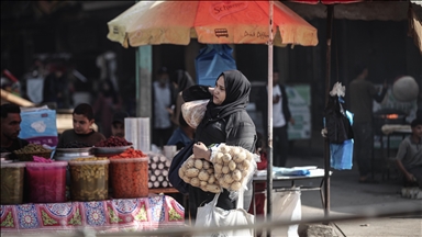 Gazze'de bulunan Nuseyrat Mülteci Kampı’ndaki pazar yerinde hareketlilik yaşandı