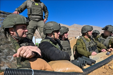 نتنياهو ينتهك سيادة سوريا ويزور المنطقة العازلة برفقة وزراء