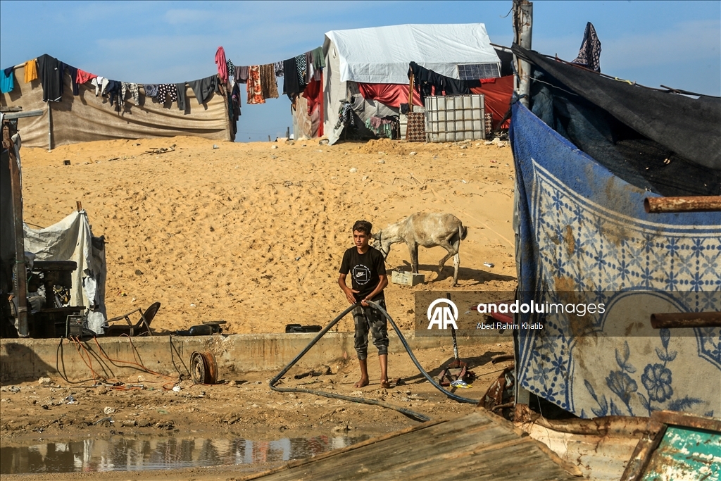 Палестинцы переживают затопления и холод