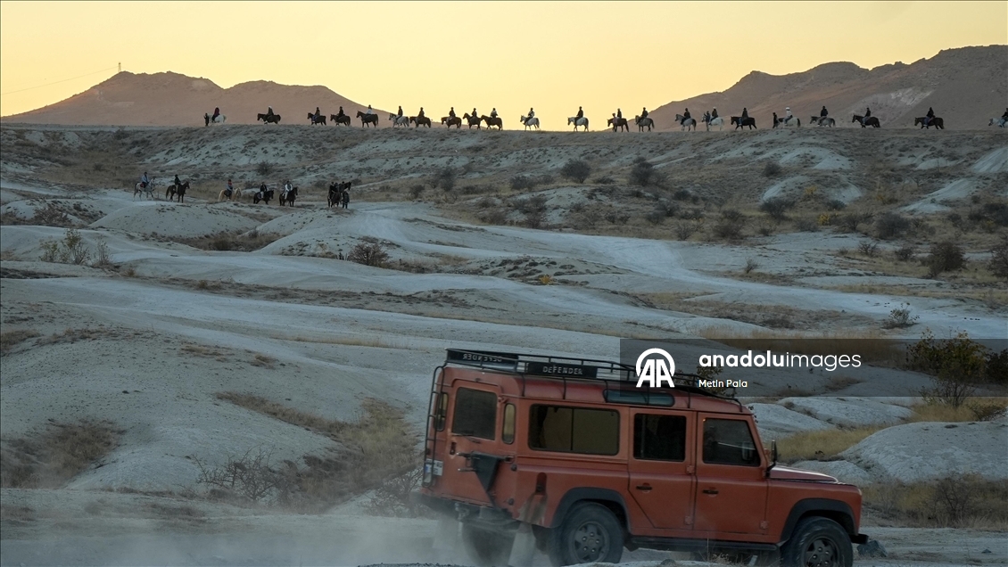 Kapadokya’da arazi araçları ve atlarla yapılan turlar ilgi görüyor