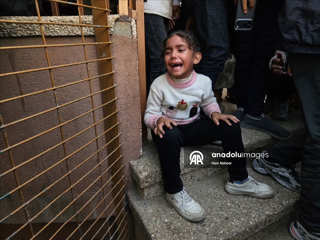 Ateşkesi ihlal eden İsrail Gazze'ye saldırılar düzenledi