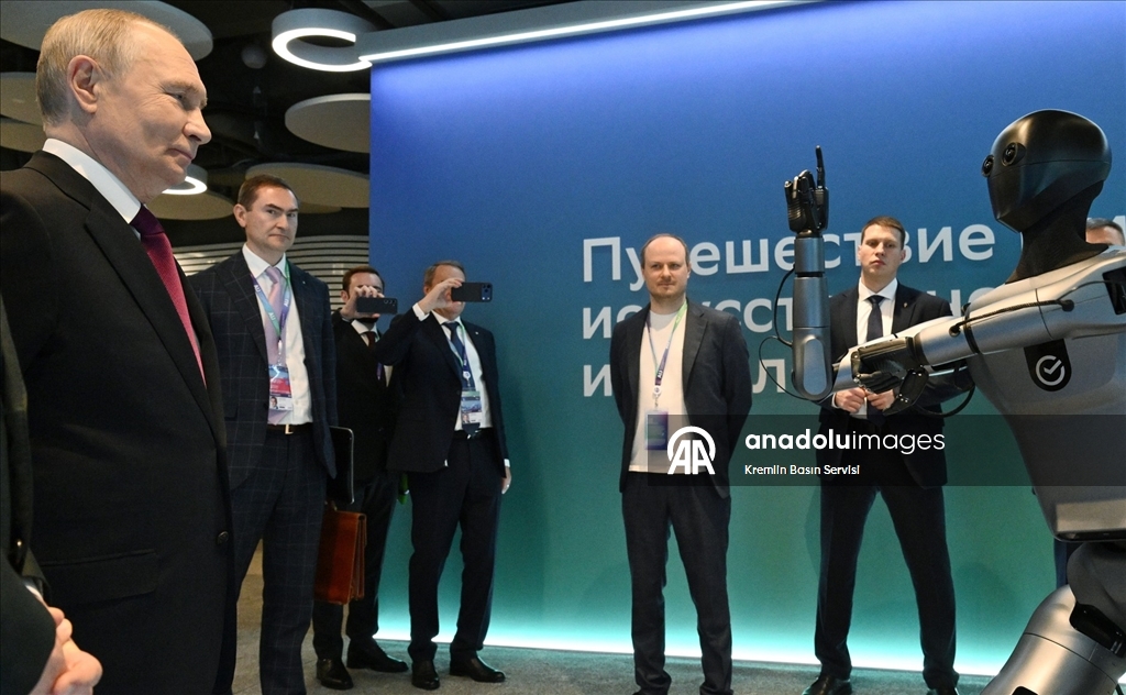 Путин призвал создать штаб по руководству отраслью ИИ