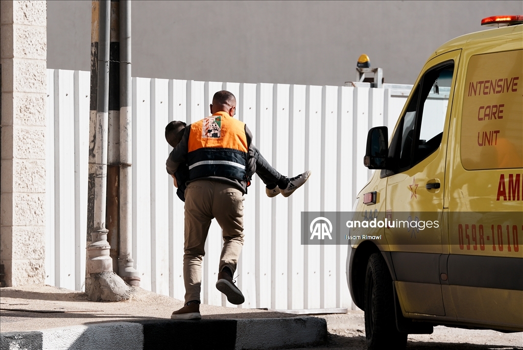 İsrail ordusu, Nablus'ta geniş çaplı baskınlar düzenliyor