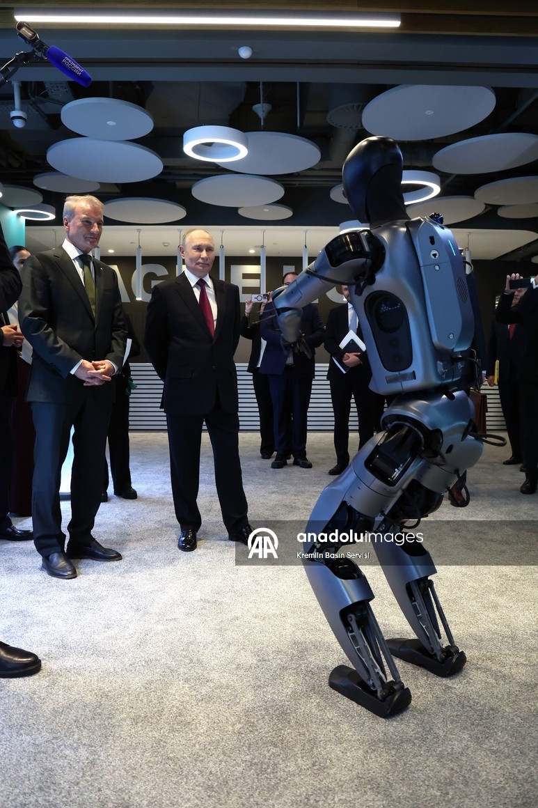 Путин призвал создать штаб по руководству отраслью ИИ