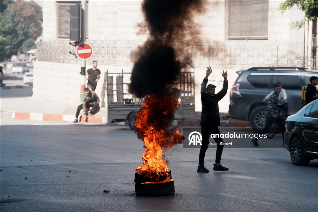 İsrail ordusu, Nablus'ta geniş çaplı baskınlar düzenliyor