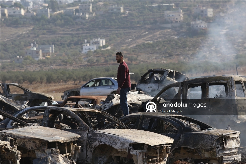 الضفة.. مستوطنون إسرائيليون يحرقون مستودع قطع غيار سيارات في نابلس