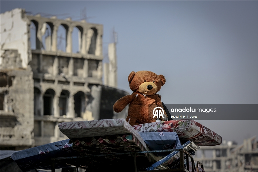 عائلات تنزح من التفاح والشجاعية مع توسّع إسرائيلي شرق غزة