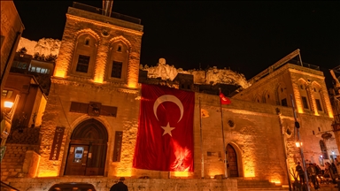 Mardin’in tarihi yapıları turistlerin uğrak noktası oluyor