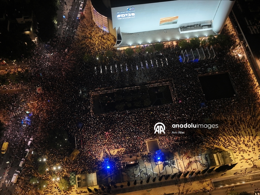 Тысячи израильтян в Тель-Авиве потребовали создать госкомиссию по расследованию событий 7 октября