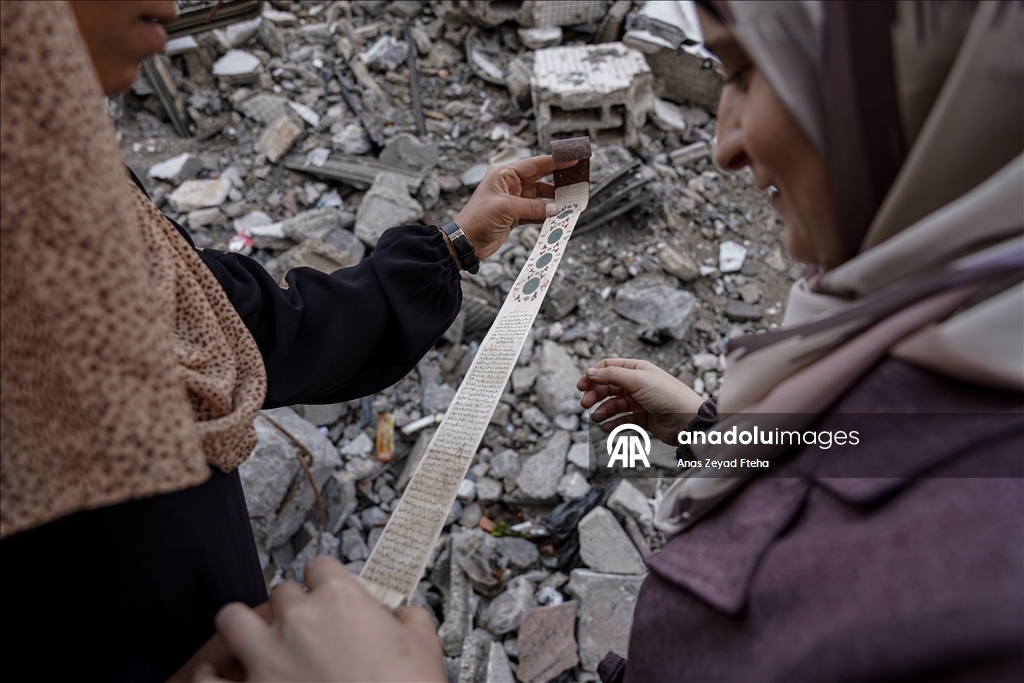 Gazze’de yok olan yazılı mirasın izleri enkaz arasında aranıyor