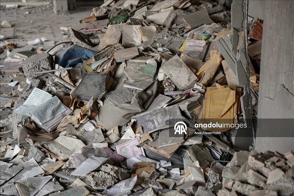 Gazze’de yok olan yazılı mirasın izleri enkaz arasında aranıyor