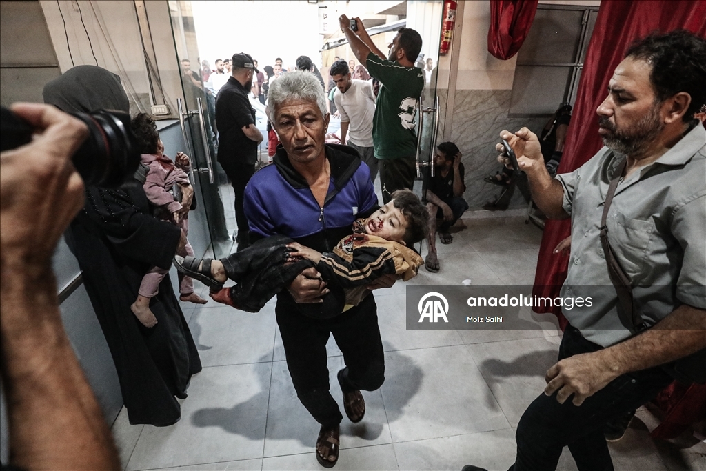 В результате атак израильской армии на различные города сектора Газа, совершенных в нарушение соглашения, подписанного 10 октября, погибли 22 палестинца, в том числе женщины и дети, множество человек получили ранения.