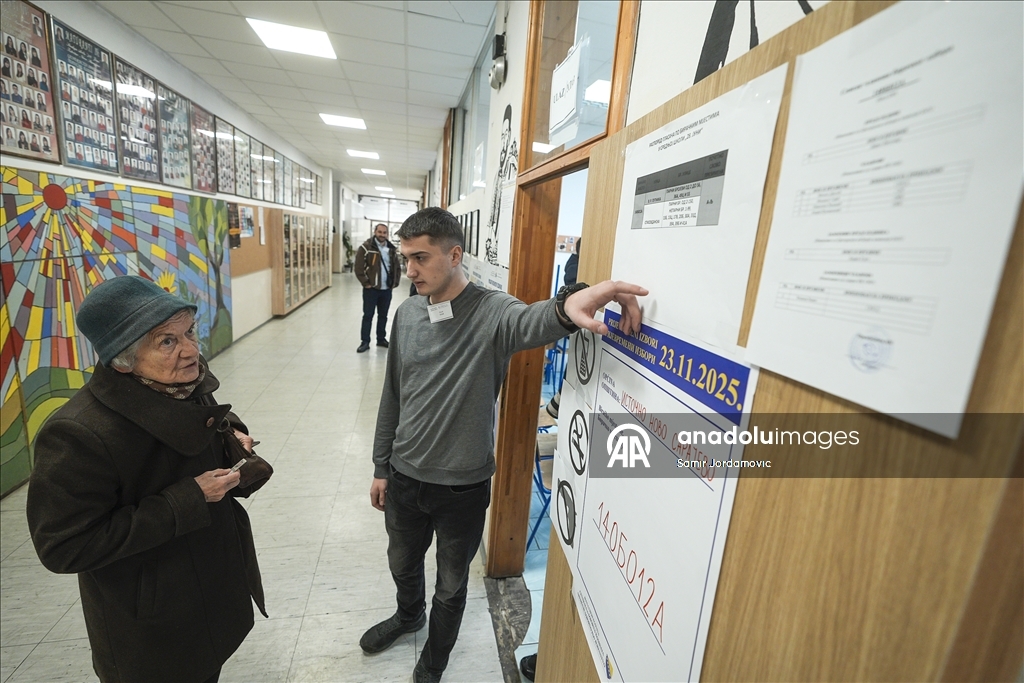 Избиратели сербской автономии в Боснии и Герцеговине голосуют на досрочных президентских выборах