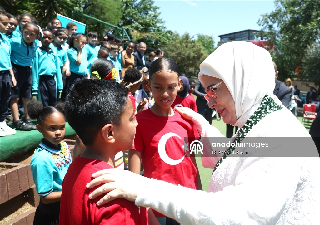 Эмине Эрдоган посетила Международную школу Маариф в Йоханнесбурге