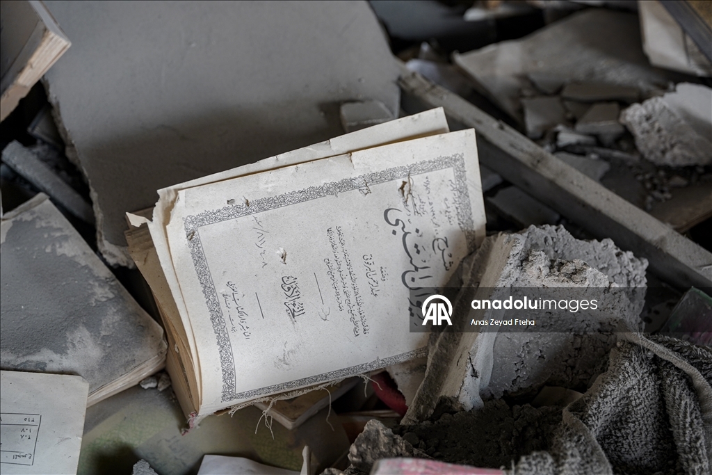 Gazze’de yok olan yazılı mirasın izleri enkaz arasında aranıyor