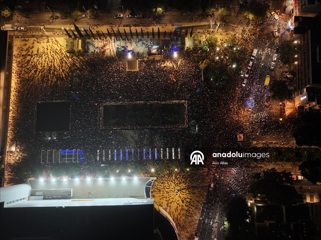 Тысячи израильтян в Тель-Авиве потребовали создать госкомиссию по расследованию событий 7 октября