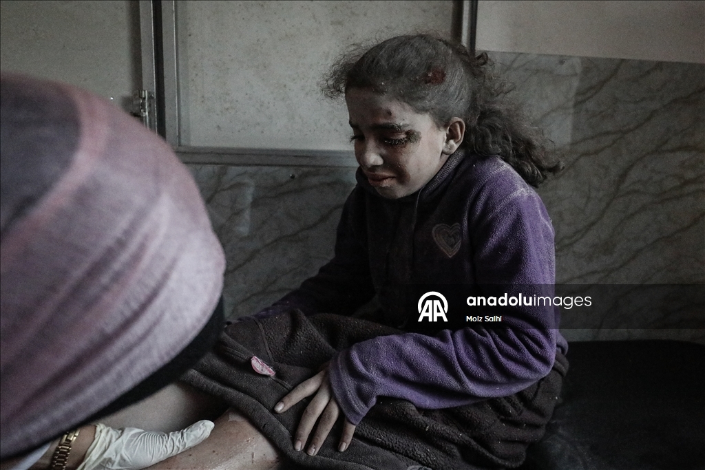 В результате атак израильской армии на различные города сектора Газа, совершенных в нарушение соглашения, подписанного 10 октября, погибли 22 палестинца, в том числе женщины и дети, множество человек получили ранения.