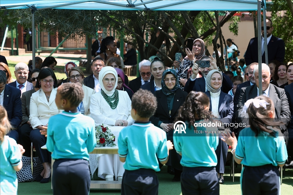 Эмине Эрдоган посетила Международную школу Маариф в Йоханнесбурге