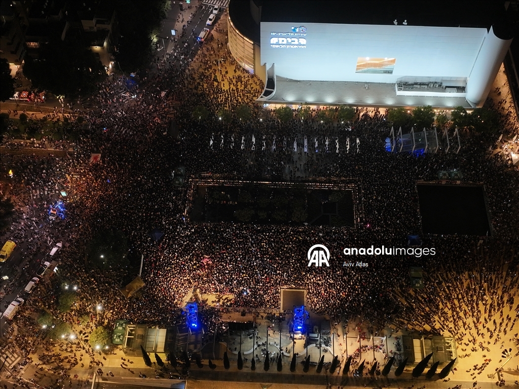 Тысячи израильтян в Тель-Авиве потребовали создать госкомиссию по расследованию событий 7 октября