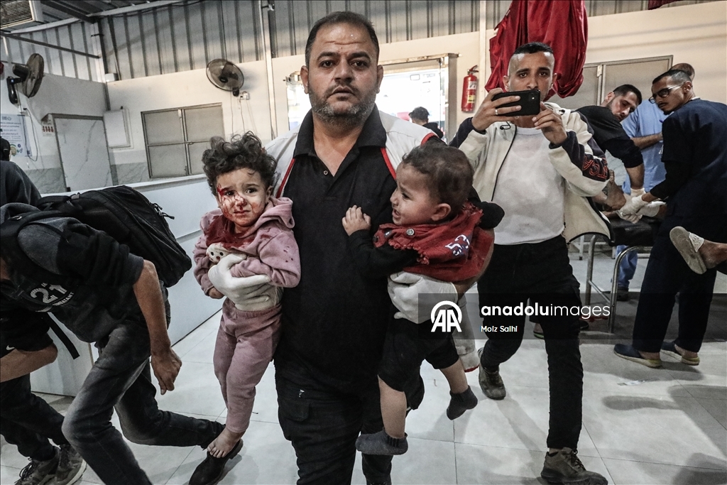 В результате атак израильской армии на различные города сектора Газа, совершенных в нарушение соглашения, подписанного 10 октября, погибли 22 палестинца, в том числе женщины и дети, множество человек получили ранения.