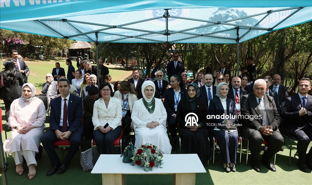 Эмине Эрдоган посетила Международную школу Маариф в Йоханнесбурге