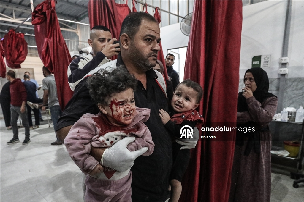 В результате атак израильской армии на различные города сектора Газа, совершенных в нарушение соглашения, подписанного 10 октября, погибли 22 палестинца, в том числе женщины и дети, множество человек получили ранения.