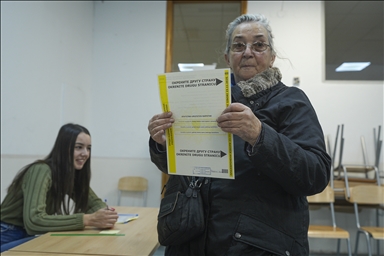 Избиратели сербской автономии в Боснии и Герцеговине голосуют на досрочных президентских выборах