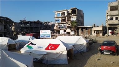 Han Yunus’ta Filistinliler için çadır kent kuruldu