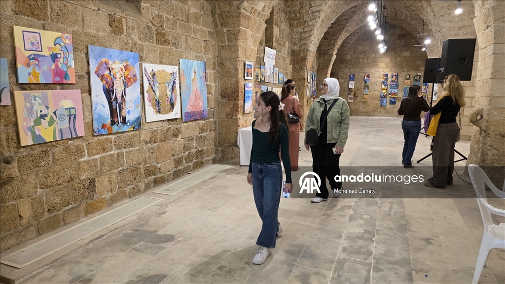 "لبنان بالألوان".. أطفال وشباب يجعلون صور الحرب لوحات أمل 