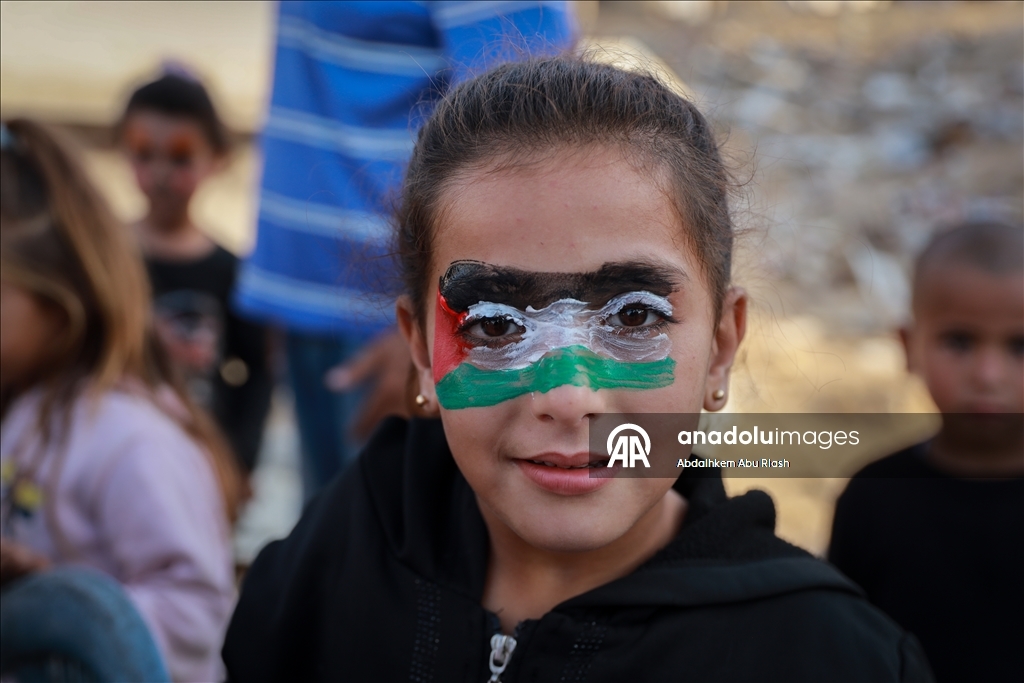 Volunteers organize event for Palestinian children affected by Israeli attacks