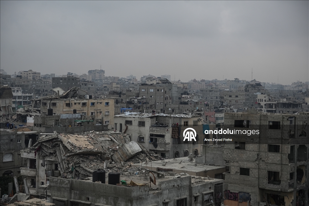 Gazze'de Filistinli ailelerin enkaz arasındaki günlük yaşamı