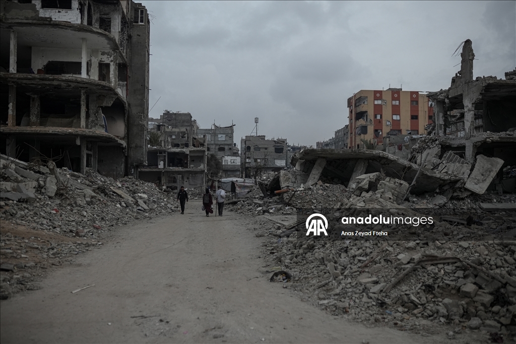 Gazze'de Filistinli ailelerin enkaz arasındaki günlük yaşamı