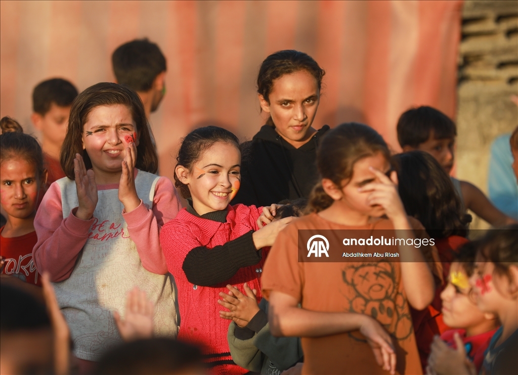 Volunteers organize event for Palestinian children affected by Israeli attacks