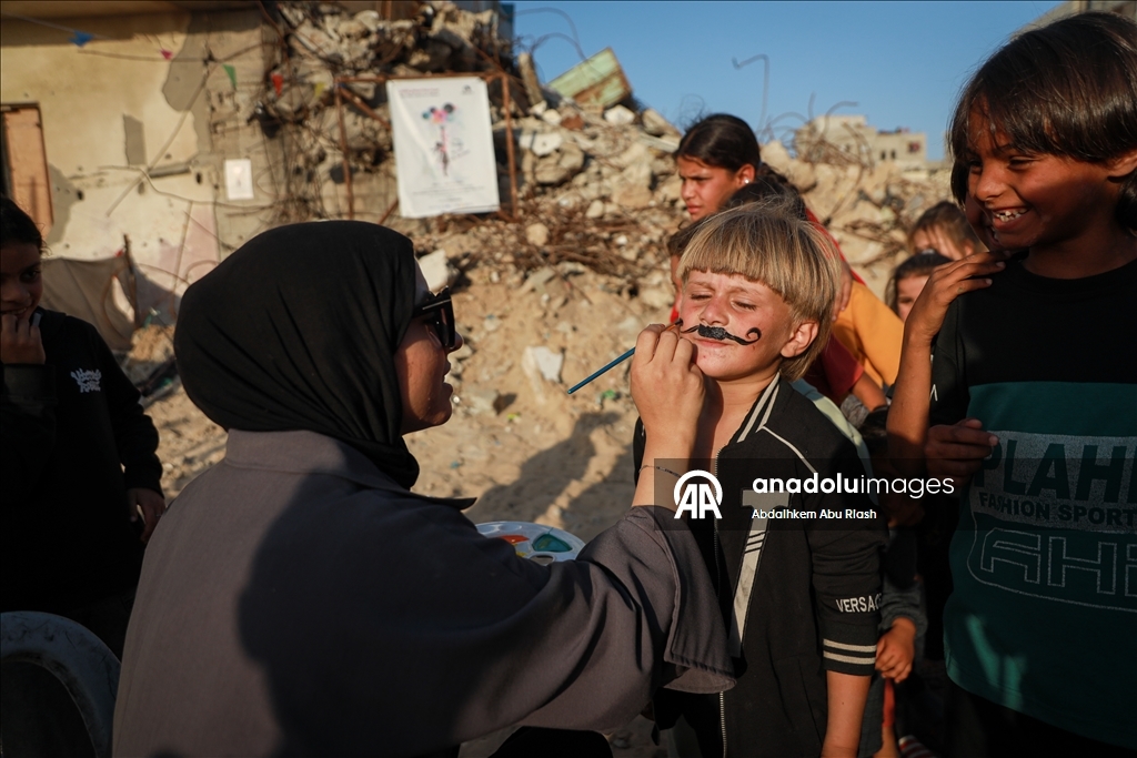 Volunteers organize event for Palestinian children affected by Israeli attacks