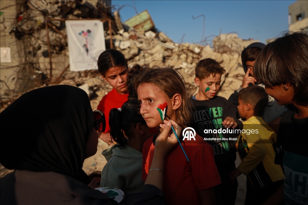 Volunteers organize event for Palestinian children affected by Israeli attacks