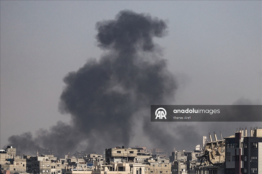 Gazze'de patlamamış mühimmatın infilak etmesi sonucu bölgeden dumanlar yükseldi