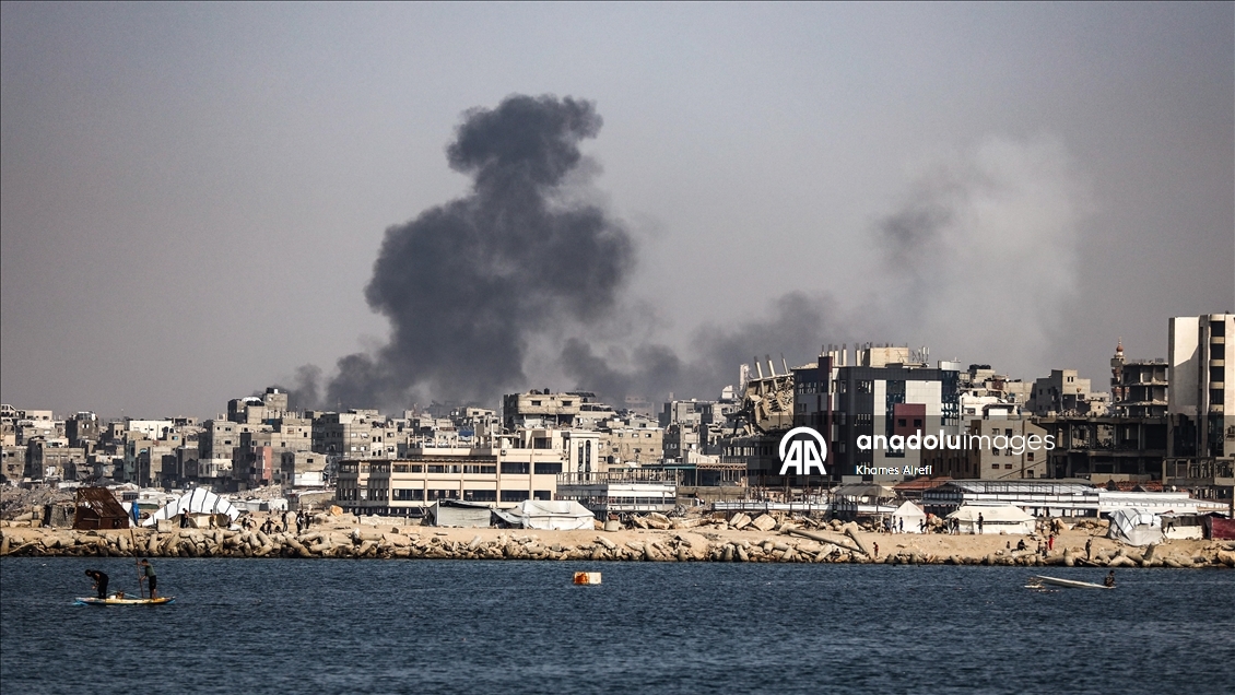 Gazze'de patlamamış mühimmatın infilak etmesi sonucu bölgeden dumanlar yükseldi