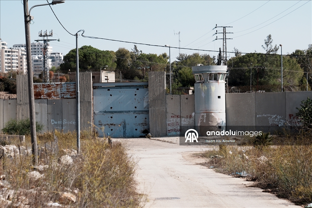 عائلة حمد.. إنذار إسرائيلي لابتلاع البيت والذكريات 