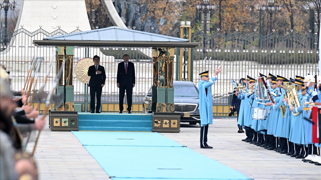 Cumhurbaşkanı Erdoğan, Güney Kore Devlet Başkanı Lee'yi resmi törenle karşıladı