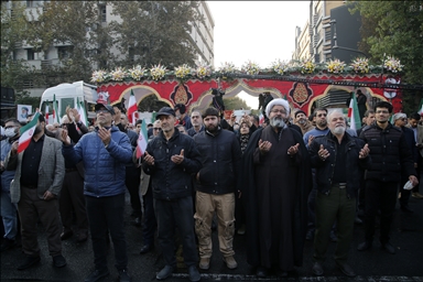 В Иране простились с неизвестными солдатами, погибшими в войне с Ираком