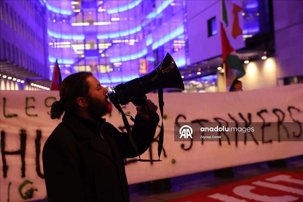 В Лондоне прошла акция протеста против молчания BBC об объявленной голодовке