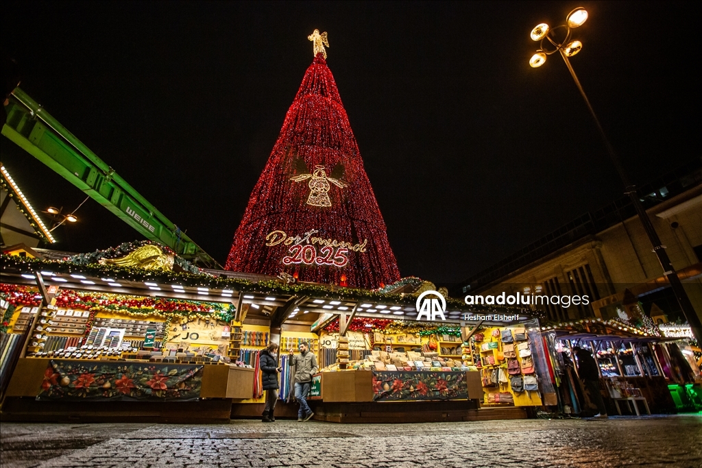 Christmas market with gigantic tree in Dortmund