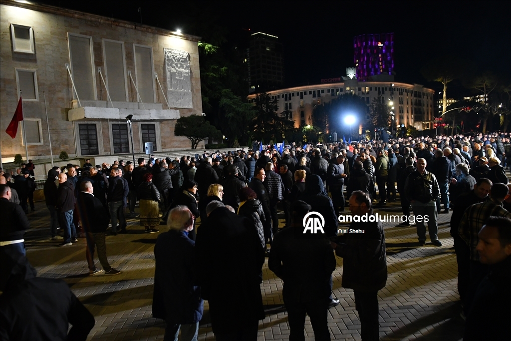 Антиправительственная акция в Албании