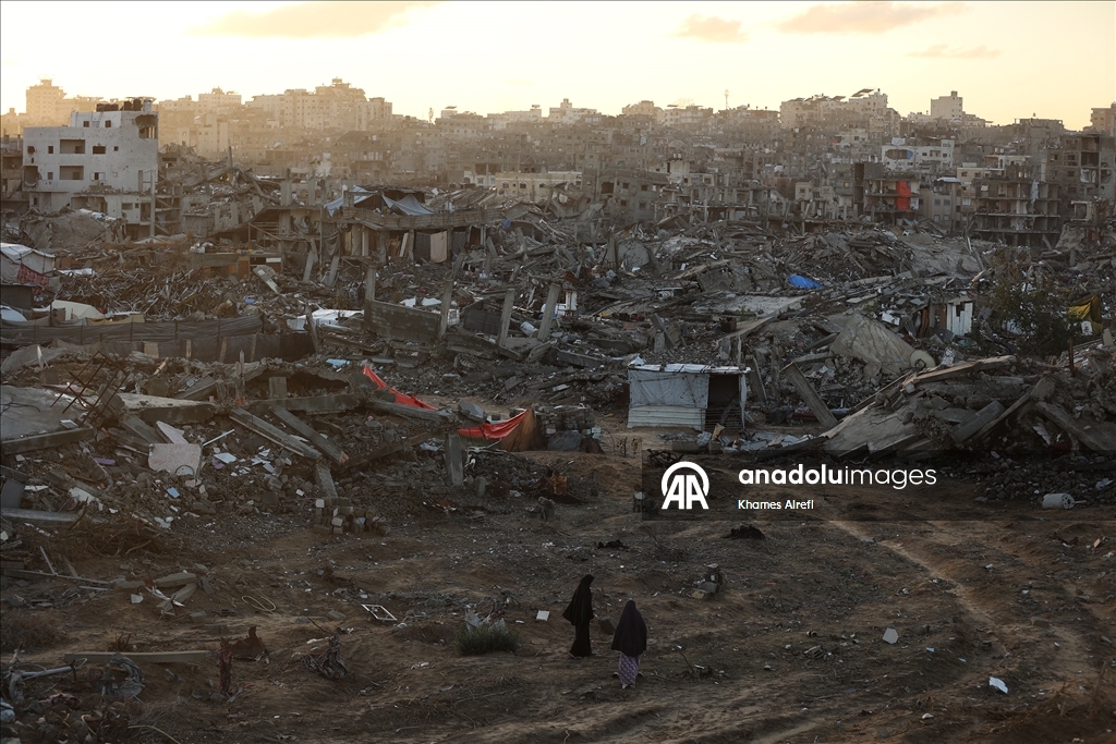 Şiddetli yağış nedeniyle Gazze Şeridi'nde çadırlar su altında kaldı