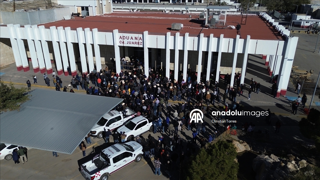 Мексиканские фермеры перекрыли дороги в Сьюдад-Хуаресе