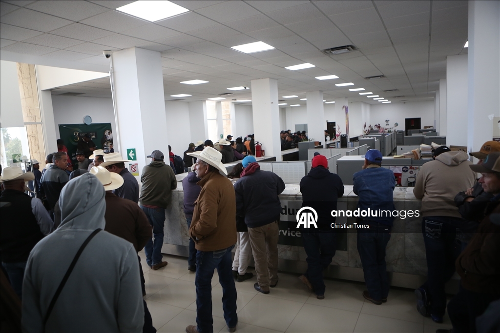 Мексиканские фермеры перекрыли дороги в Сьюдад-Хуаресе