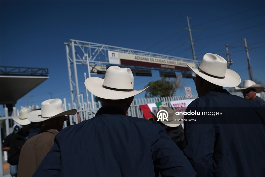Мексиканские фермеры перекрыли дороги в Сьюдад-Хуаресе